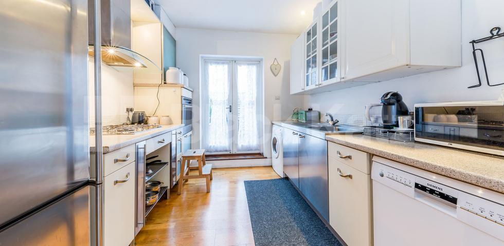 Spacious 1 bedroom flat to rent mins away from Regents Park Parkway, Camden